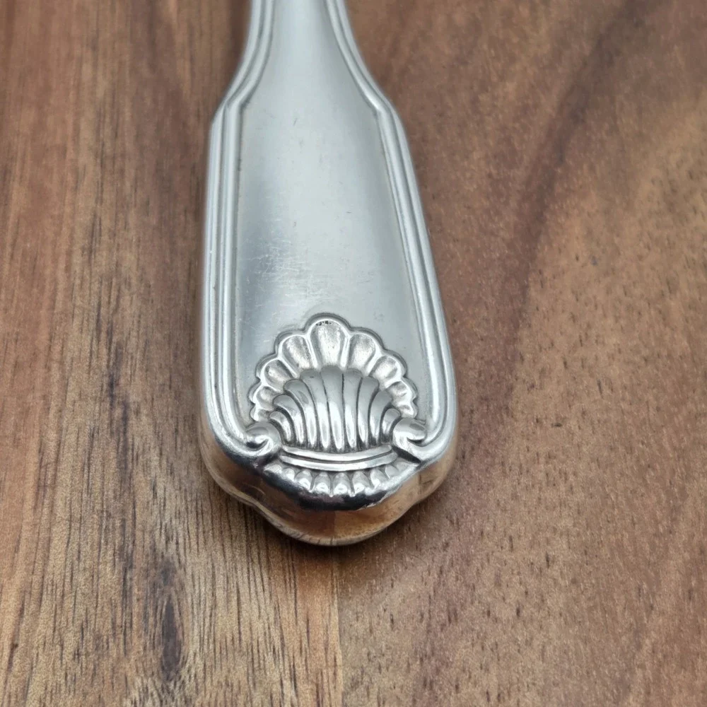 Set Of 5‎ Oneida Community Silverplate Silver Shell Dinner Knives